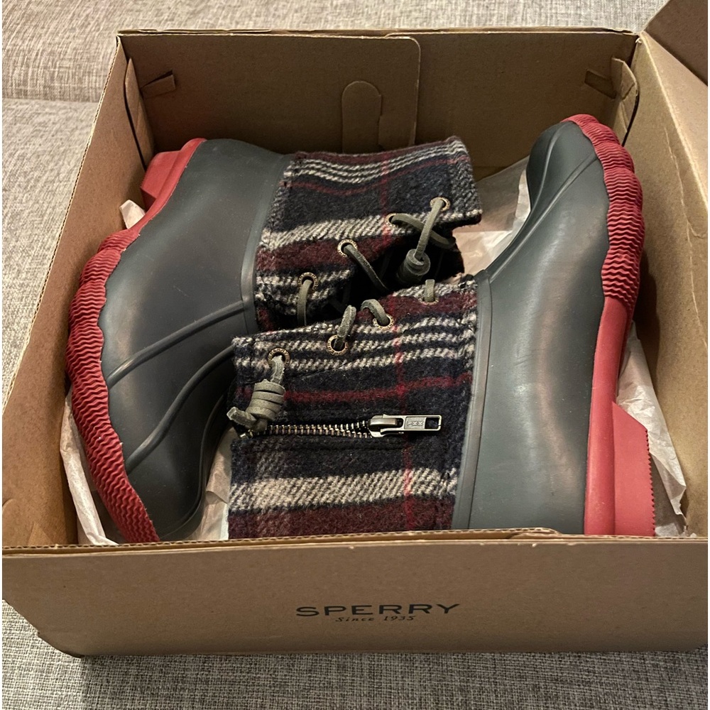 Sperry’s water boots. Sz 5.5